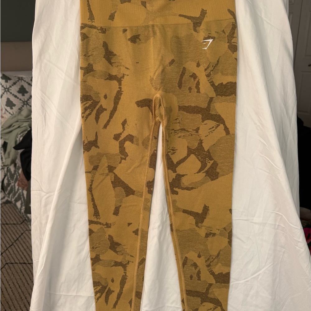 Gymshark Camouflage Leggings in Tan and Brown